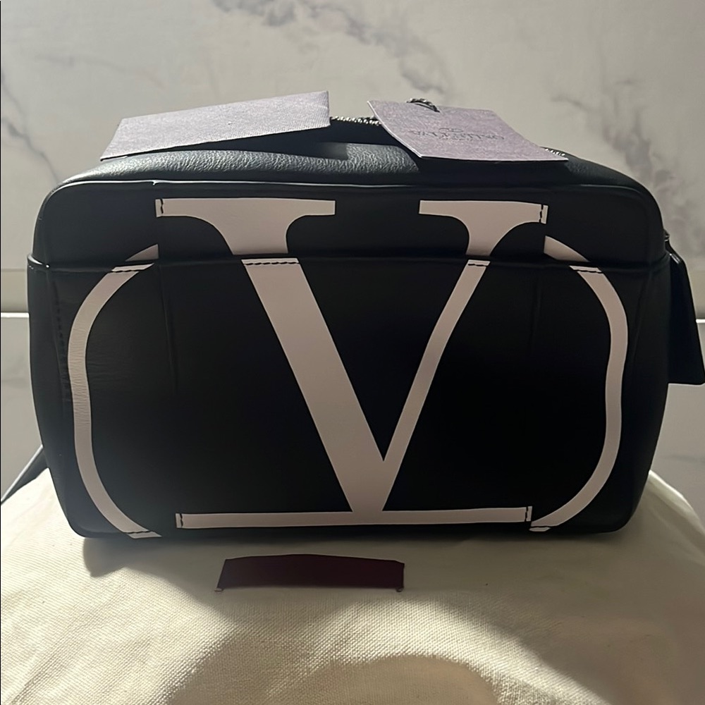 Valentino Garavani Black Leather Unisex Bag